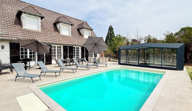 Villa César - Private padel court, heated pool from March through November.