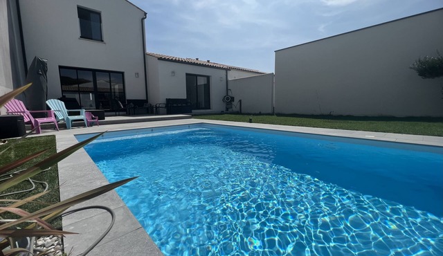 Villa Climatiséeavec Piscine Chauffee, Proche mer