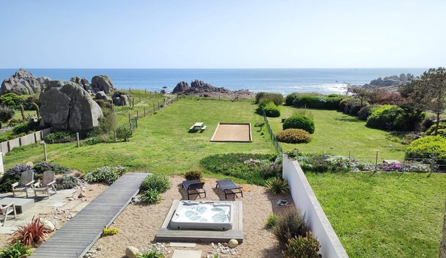 Villa Cotton – 180° Sea View, Private Jacuzzi, 6 Bedrooms, Dogs Welcome