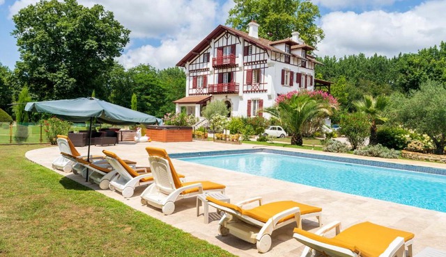 Villa d’Exception, Piscine, Parc