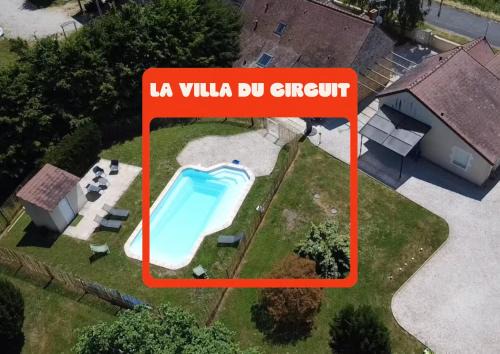 "Villa du Circuit" avec Piscine, 4 Chambres, 4 SDB, à 8 min du circuit, parking et portail électrique