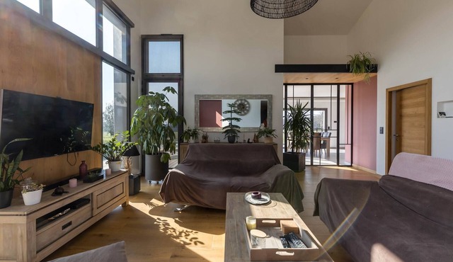 Villa in Saint-Corneille with Private Jacuzzi