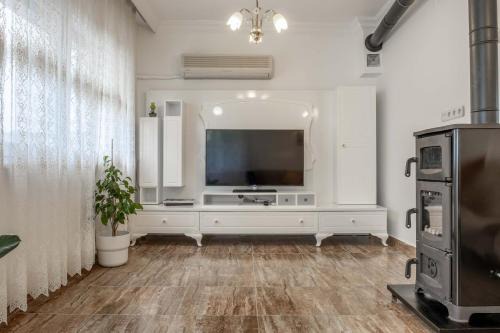 Villa Lale - 4 bed with top kitchen and garden! in Serik