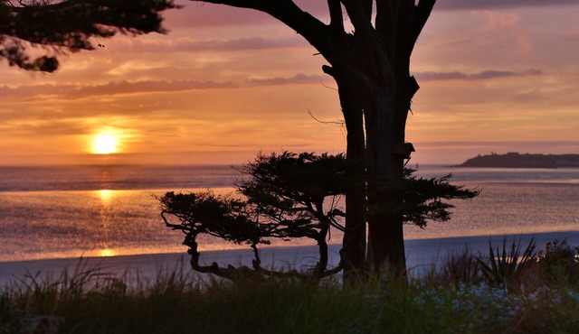 Villa Les Ondes – Exceptional Sea View - Prime Location in Normandy