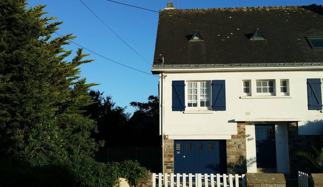 Villa mit Blick auf das Wasser by Interhome