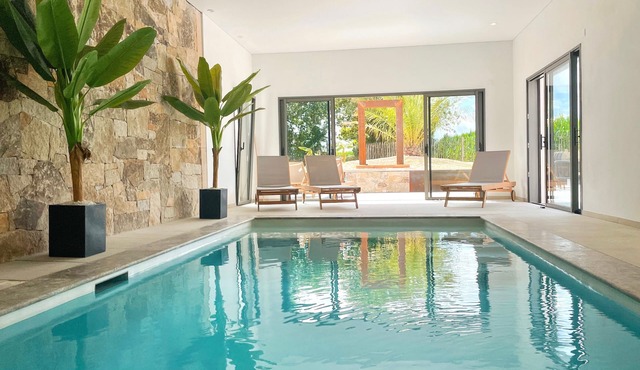 Villa Paloma – Heated Indoor Pool – Marzan