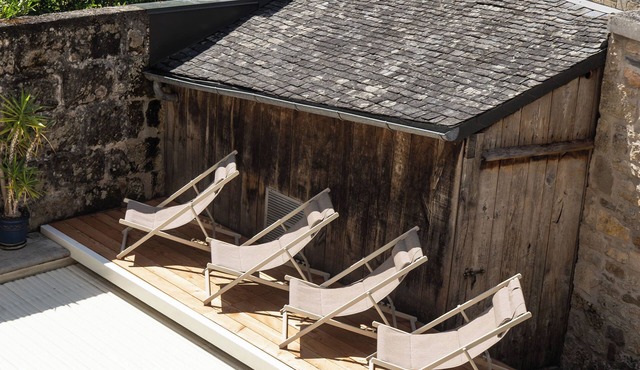 Villa Saulex - Luxury & comfort, swimming pool, and hot tub in the heart of Turenne. Chill & Play in TURENNE