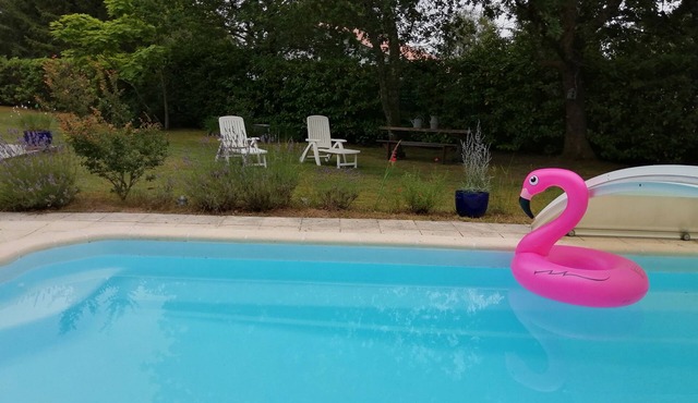 Villa sleeps 5 private pool and garden; the Ocean its beautiful beaches Lake Forest
