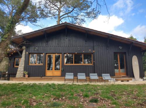 Villa surf-yoga with private lush garden & sandy stream