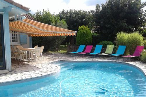 Villa with private pool on the shores of Lake Leon