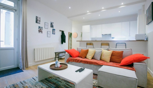 Warm 2 Bedrooms Apartment - C38