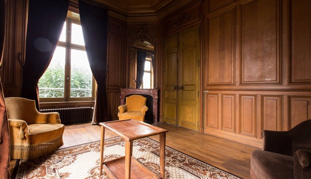 Whole castle for rent - true caste life experience