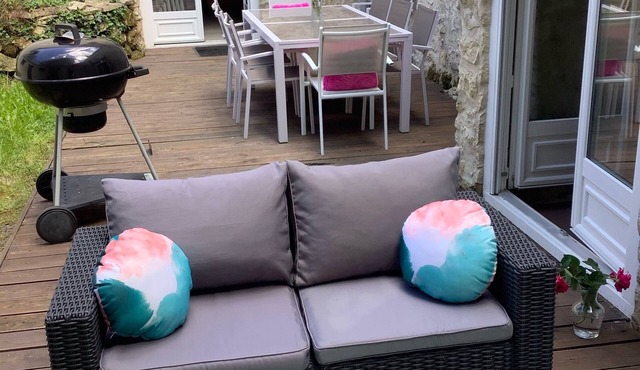 Whole house 4 * of 240 m2 near Paris, balneo, equipped garden, wifi