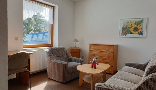 "Wiesengrund" Apartment, located on the ground floor of the Werraquelle building, which is ideal for groups in Neuhaus am Rennweg