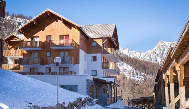Wifi, 3rd floor, swimming pool, balcony, parking, tv, ski locker, 35m², Puy-Saint-Vincent