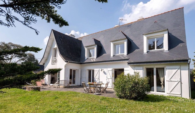 Wonderful private villa for 10 guests with WIFI, TV, terrace and pets allowed