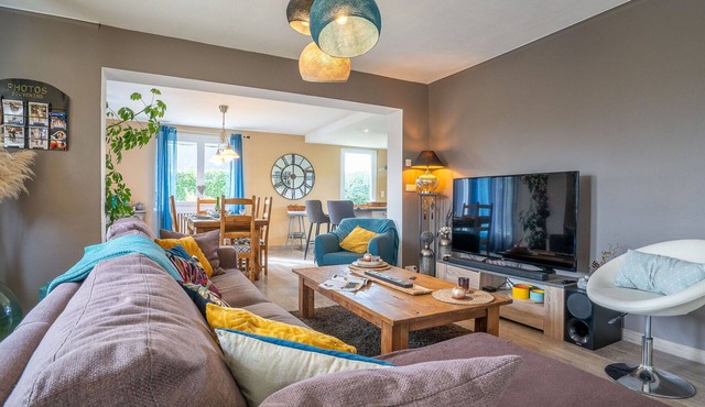 Wonderful private villa for 6 guests with WIFI, TV, patio and pets allowed