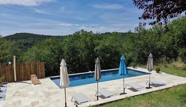 Your peaceful countryside vacation in nature .