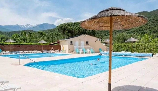 ZEcamping 3 étoiles familial piscine couverte mobil-home TV 26m2