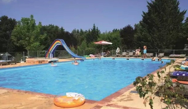 ZEcamping 3 étoiles piscine pet friendly cottage BBQ 30m2 6 pers