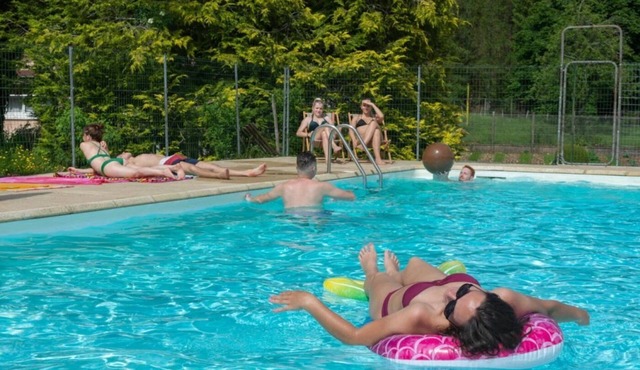 ZEcamping 3 étoiles piscine chauffée pet friendly hammam locatif TV