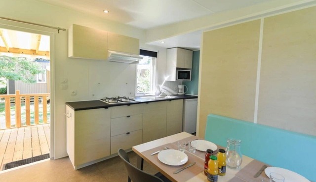 ZEcamping 3* piscine couverte 3km plage dog friendly mobil-home TV BBQ