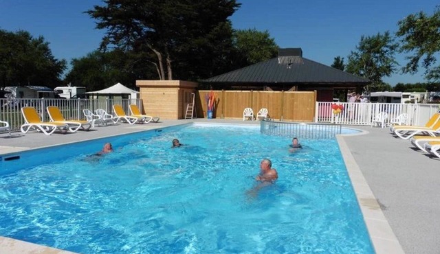 ZEcamping 3* piscine chauffée pataugeoire pet friendly mobil-home TV