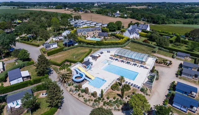 ZEcamping 4 étoiles familial espace aquatique mobil-home TV 35m2