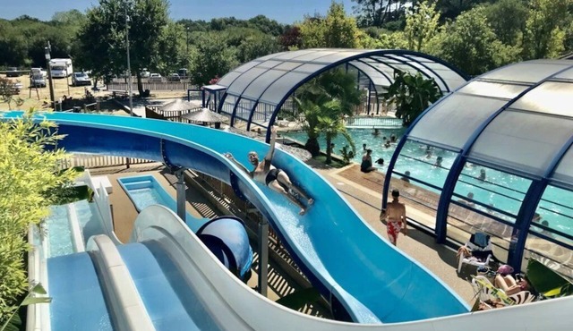 ZEcamping 4 étoiles piscine couverte club enfant mobil-home TV LV clim