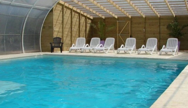ZEcamping 4* animaux acceptés avec piscine couverte et restaurant