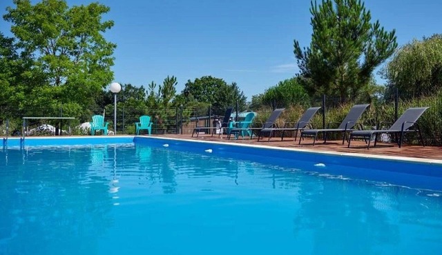ZEcamping 4* familial piscine couverte locatif TV LV clim 40m2