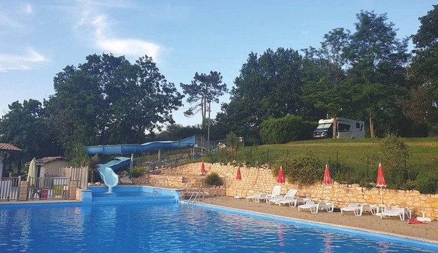 ZEcamping 4* familial toboggans bien-être locatif BBQ 6 pers