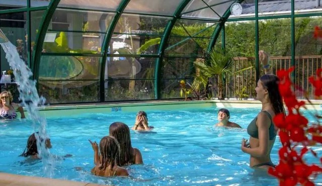 ZEcamping 4* piscine couverte dog friendly club enfant tente TV 39m2