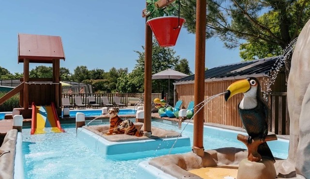 ZEcamping 4* piscine couverte locatif TV LV BBQ 40m2