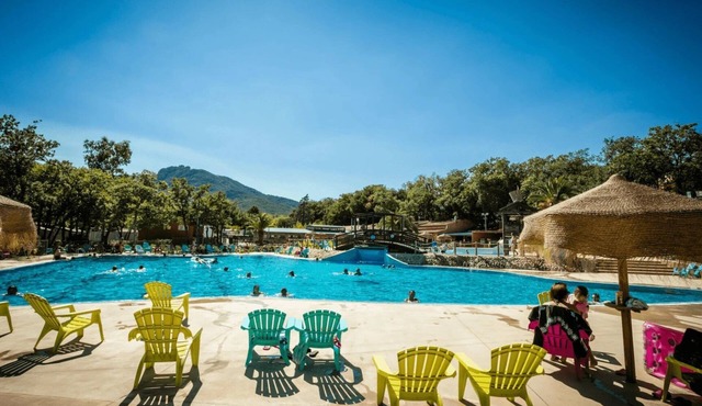 ZEcamping 5 étoiles parc aquatique locatif TV LV BBQ 40m2