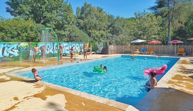 ZEcamping 3* espace aquatique chiens acceptés hammam chalet TV 25m2