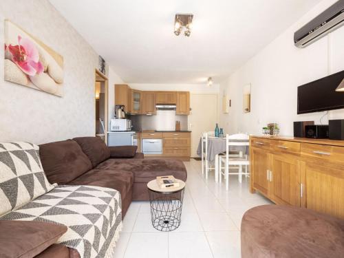 Apartment Palm Beach-10 by Interhome