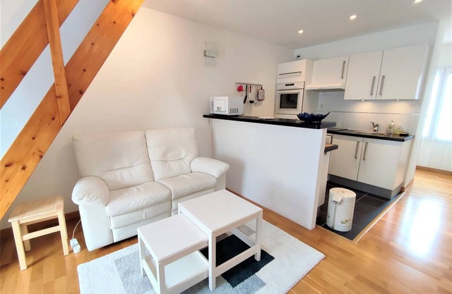 Central Apartment with WIFI, Parking, and Balcony in Perros-Guirec