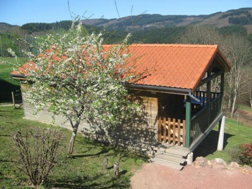 Chalet au cœur des Monts de la Madeleine avec terrasse et animaux acceptés - FR-1-496-240
