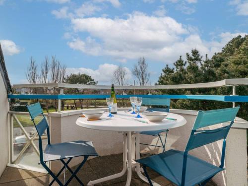 Studio cosy à Carnac, proche plages, avec balcon, parking, et équipements modernes pour 3 personnes - FR-1-477-45