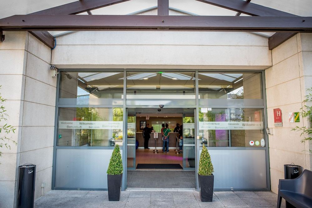 Roissy-en-France Hotel | Hotel Campanile Roissy