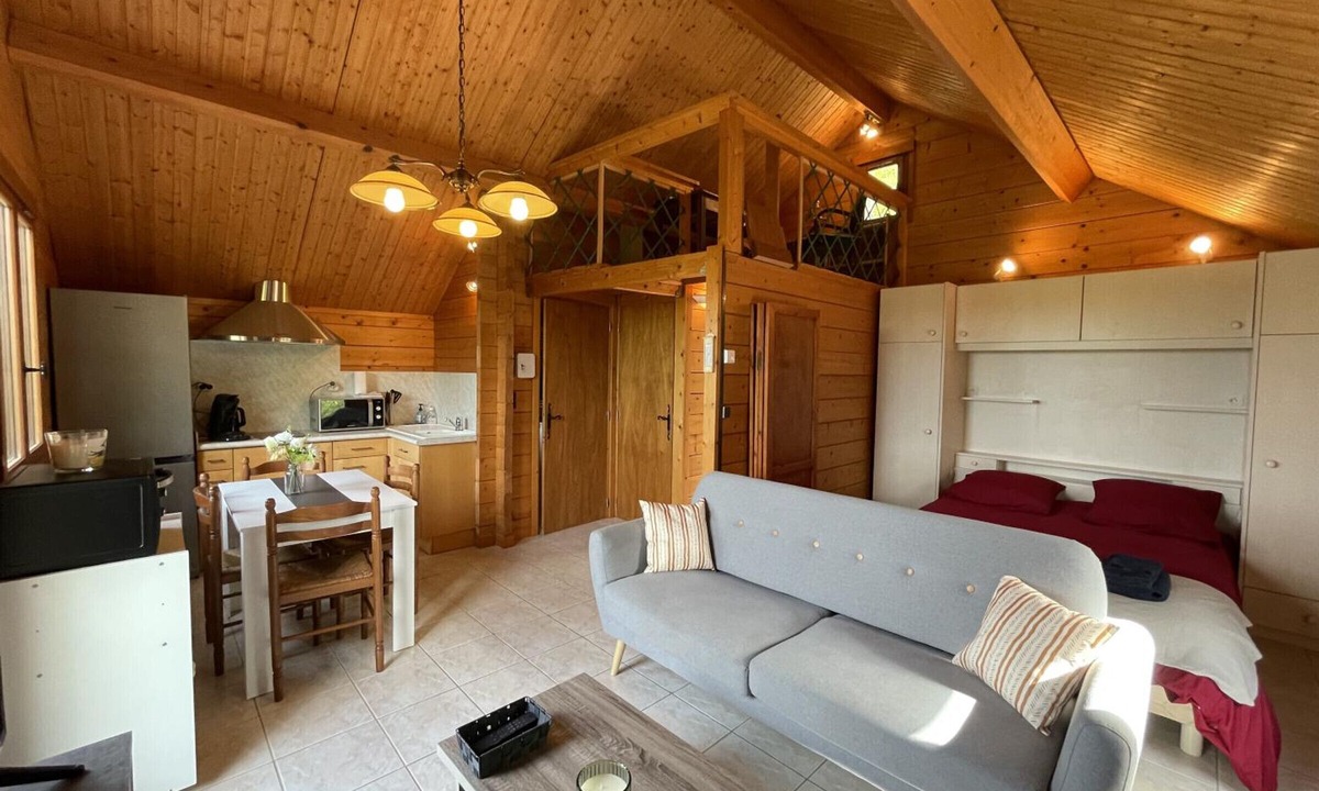 Saint-Bonnet-Troncais Apartment | Apartment Saint-Bonnet-Tronçais, 1 bedroom, 2 persons
