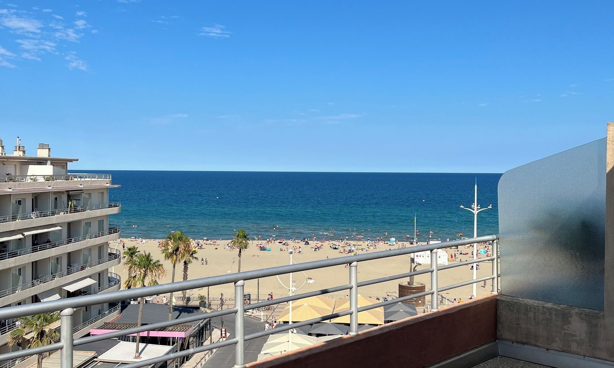 Saint-Nazaire Apartment | Apartment with terrace and sea view