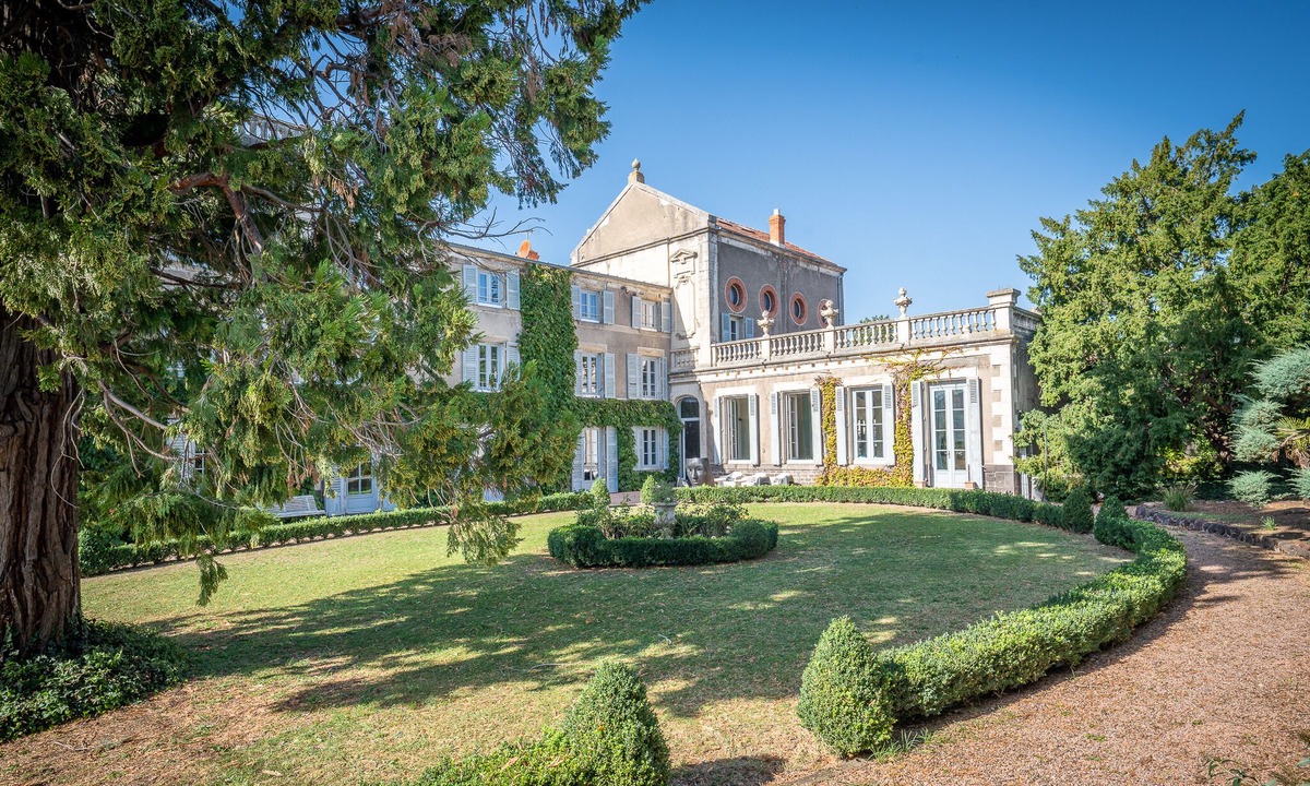 Pont-du-Chateau Other | Suite Royale au Château du Serpolet