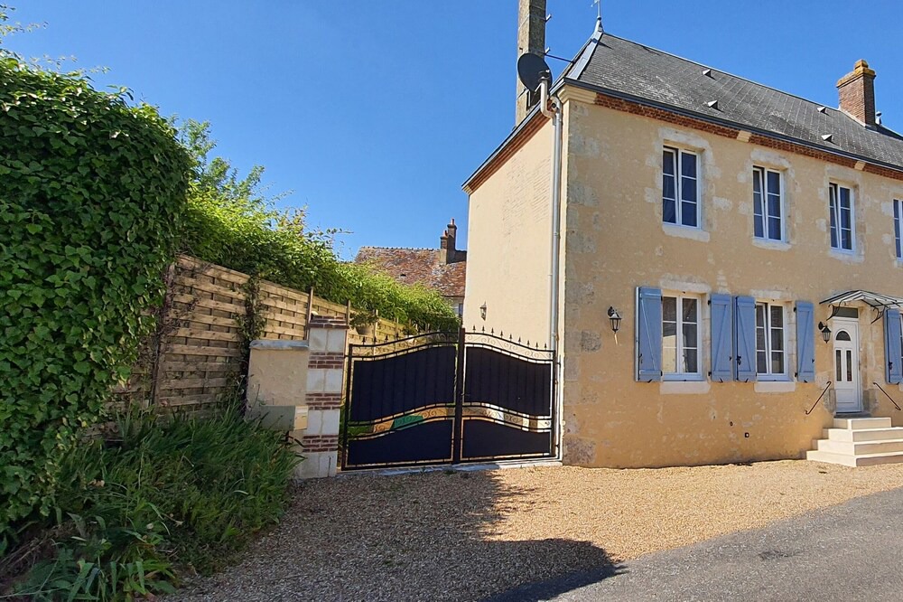 Appenai-sous-Belleme Bed & Breakfast | Vrbo Property