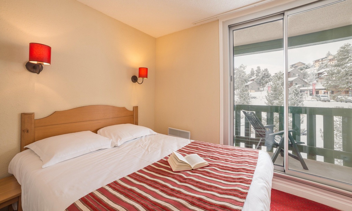 Pyrenees 2000 Apartment | Premium Alpine Family Retreat With Mountain Charm