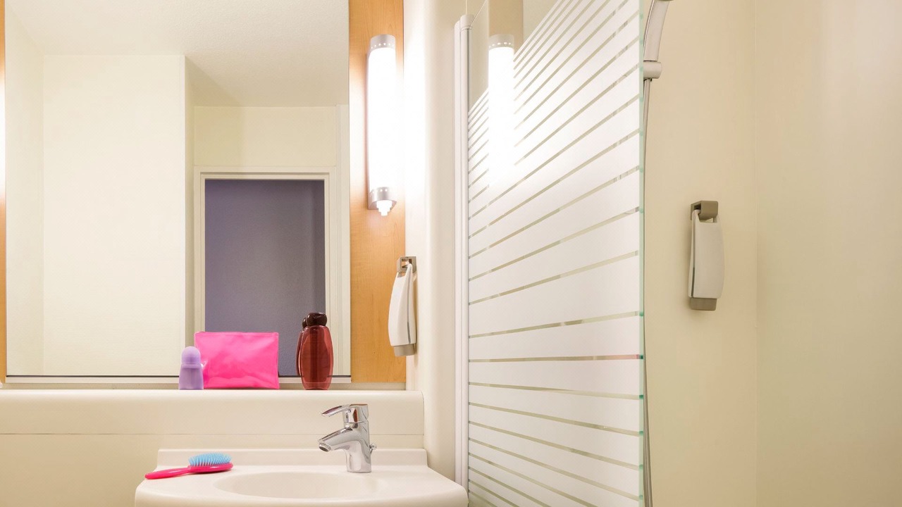 Photo of Bathroom in Emerainville