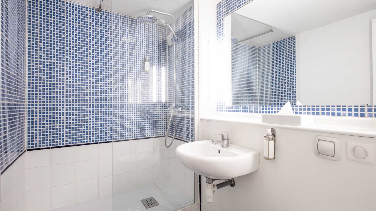 Photo of Bathroom in Rungis