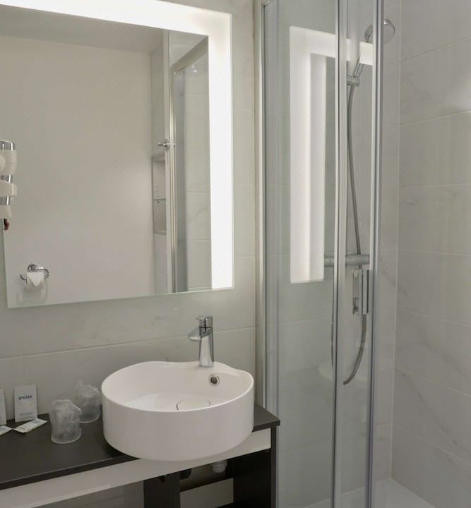 Photo of Bathroom in Crepy-en-Valois