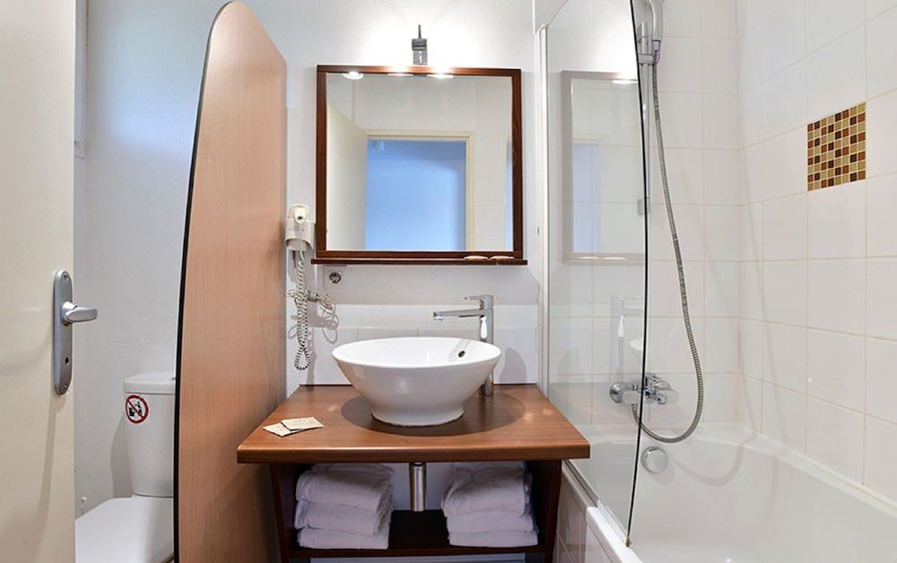 Photo of Bathroom in Lagord